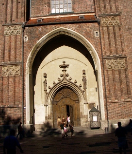 Frauenkirche entrance